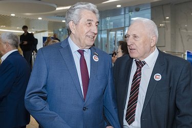 Солидарность трудящихся России – единство страны!